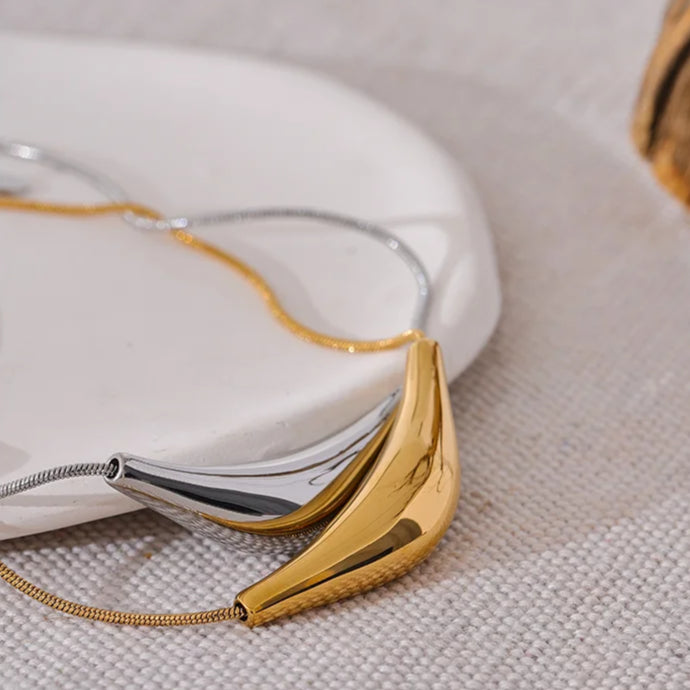 ROGENA NECKLACE - JEWELLITA
