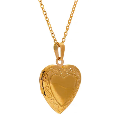 CHLOE NECKLACE